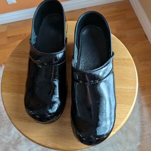 Sanita Black Rubber Sole Clogs Women’s size 38 / US 7